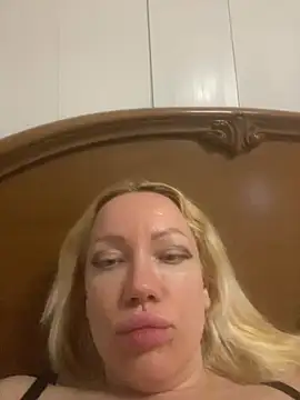 Snapshot of SofiaJoy chatting on May 18, 4:34 pm SofiaJoy online show from May 18, 4:34 pm