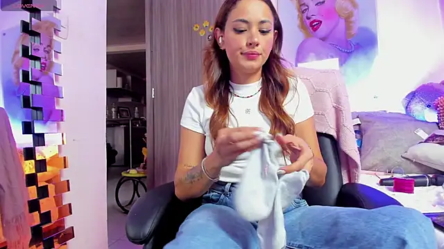 KimberlySaen online show from February 21, 10:23 pm