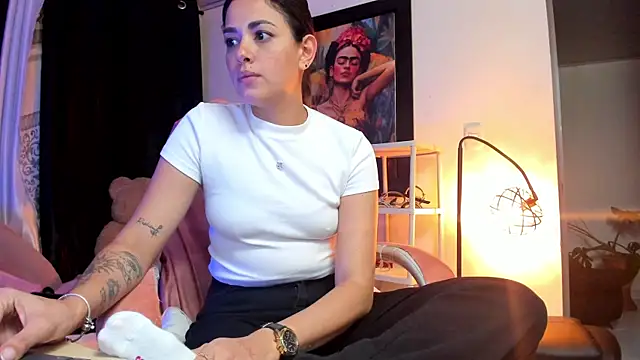 Snapshot of KimberlySaen chatting on July 18, 12:52 am KimberlySaen online show from July 18, 12:52 am