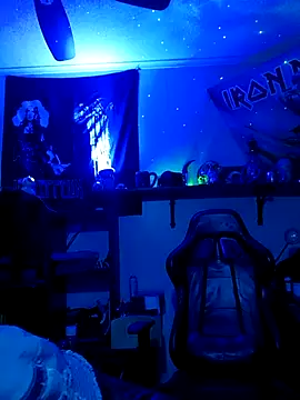 justinewe69 online show from April 18, 10:06 am