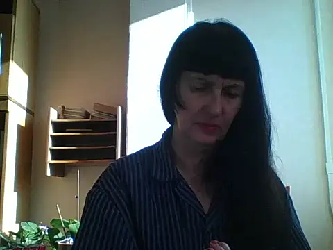 MelanyBanks online show from October 20, 8:04 am