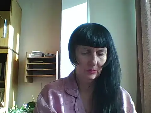 MelanyBanks online show from November 2, 8:30 am