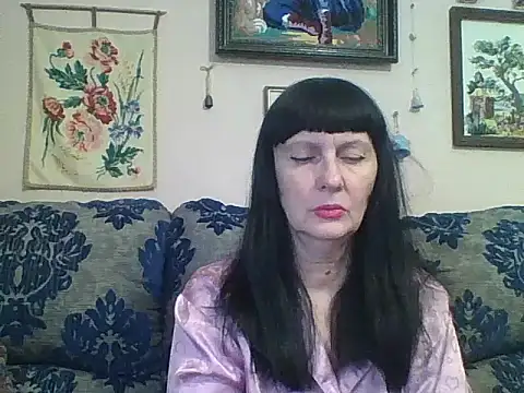 MelanyBanks online show from April 25, 7:44 am