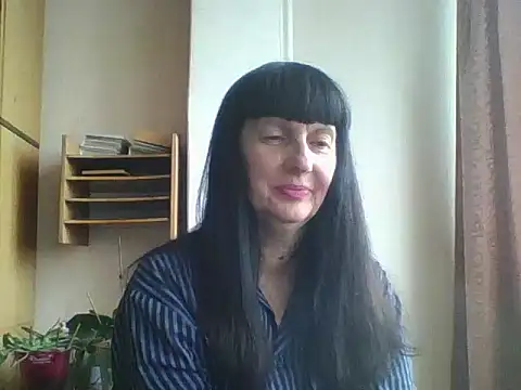 MelanyBanks online show from November 12, 9:35 am