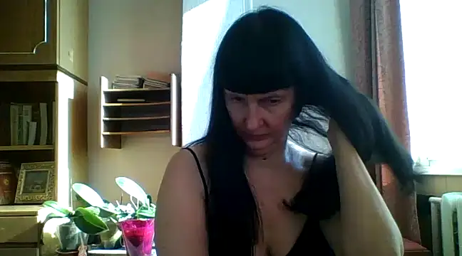 Snapshot of MelanyBanks chatting on March 9, 8:18 am MelanyBanks online show from March 9, 8:18 am