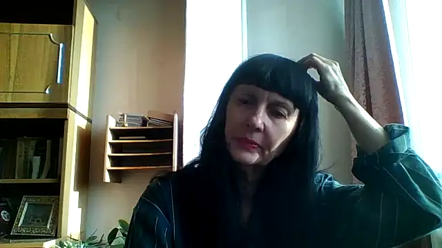 MelanyBanks online show from January 11, 8:32 am