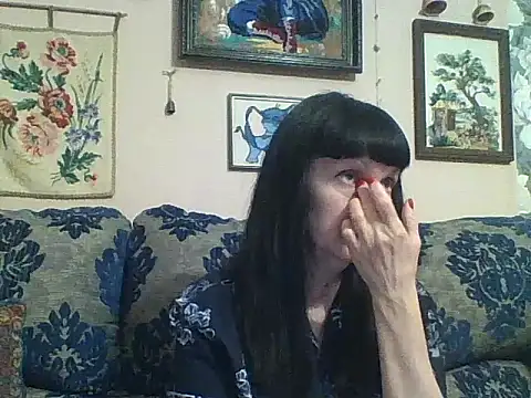 MelanyBanks online show from April 12, 7:11 am