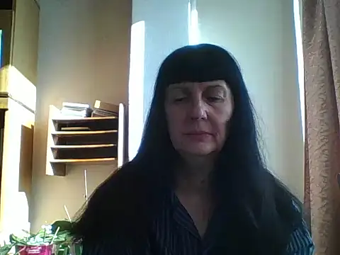 MelanyBanks online show from November 3, 9:02 am