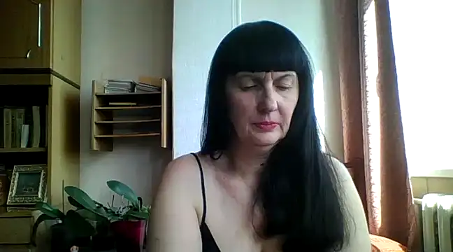 Snapshot of MelanyBanks chatting on March 11, 11:44 am MelanyBanks online show from March 11, 11:44 am