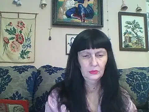 MelanyBanks online show from April 26, 9:39 am