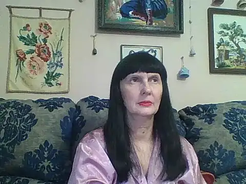 MelanyBanks online show from April 1, 1:52 pm