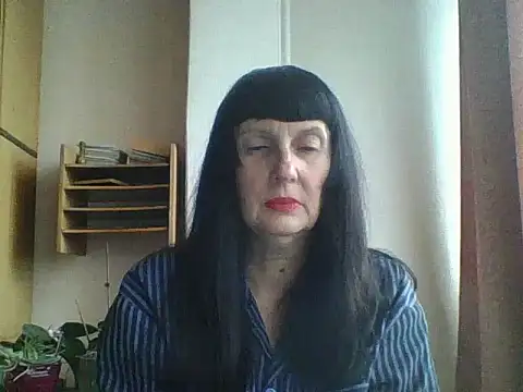 Snapshot of MelanyBanks chatting on October 9, 11:33 am MelanyBanks online show from October 9, 11:33 am