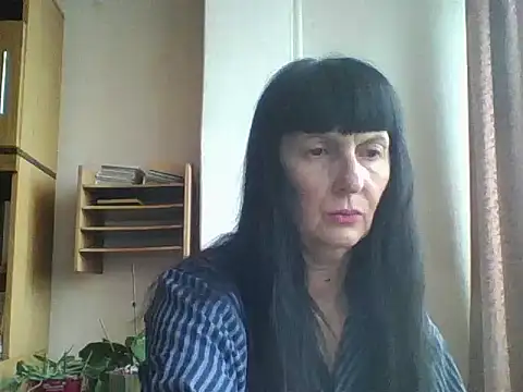 MelanyBanks online show from November 17, 8:07 am