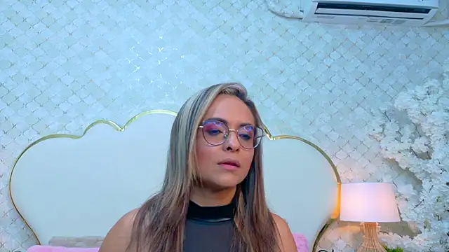 MarilynVega1 online show from March 31, 1:57 pm