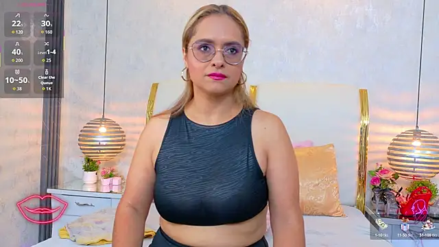 MarilynVega1 online show from June 15, 8:30 pm