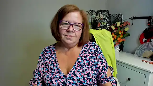 Adelewildx online show from July 2, 1:50 am