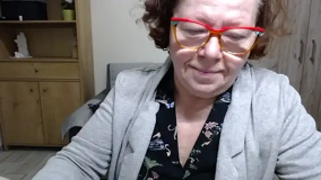 Snapshot of Adelewildx chatting on May 8, 7:28 pm Adelewildx online show from May 8, 7:28 pm