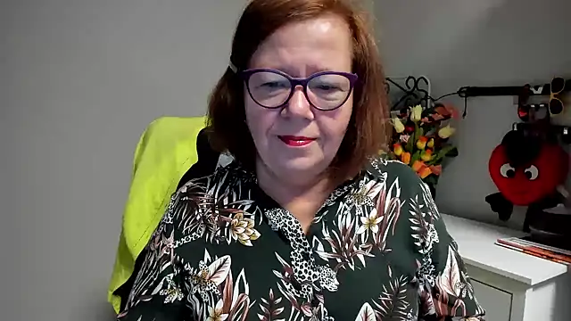 Adelewildx online show from July 21, 3:52 am