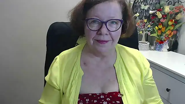 Snapshot of Adelewildx chatting on April 28, 10:30 am Adelewildx online show from April 28, 10:30 am