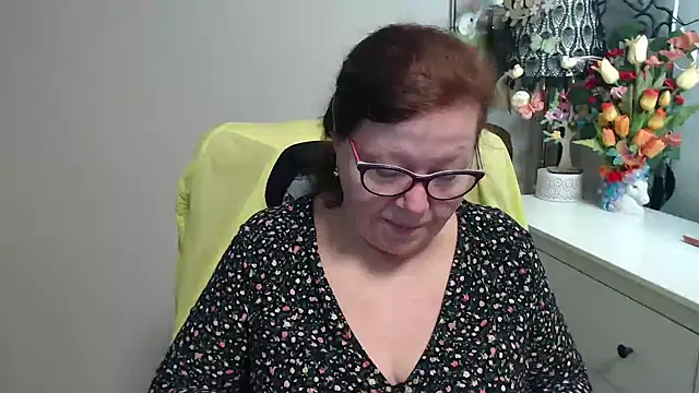 Adelewildx online show from February 9, 3:59 am