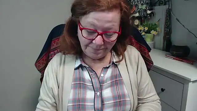 Adelewildx online show from November 25, 3:18 am