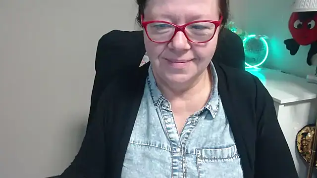 Adelewildx online show from March 17, 4:29 am