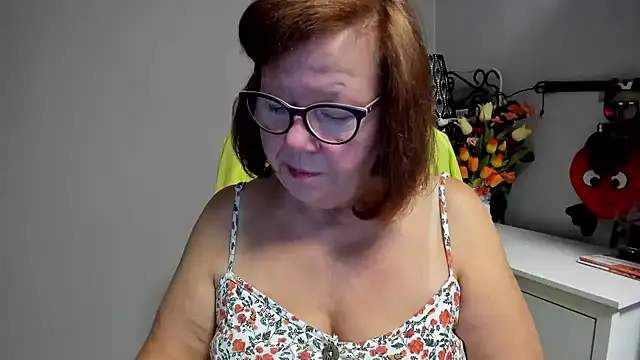 Adelewildx online show from July 23, 3:26 am