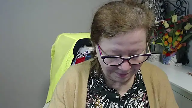 Adelewildx online show from February 4, 4:07 am