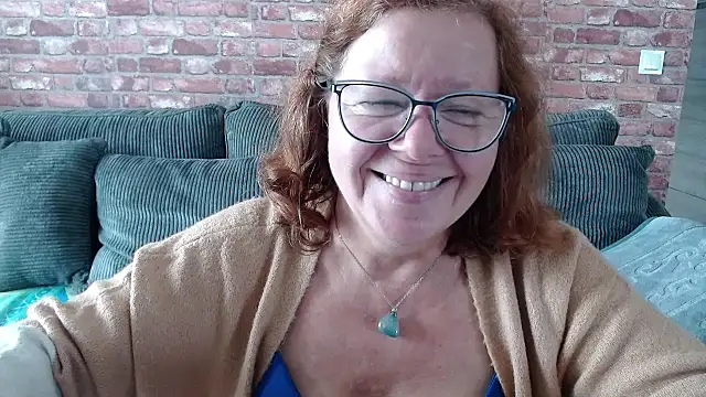 Adelewildx online show from September 13, 9:53 am