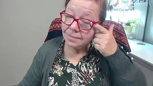 Adelewildx online show from October 16, 3:26 am