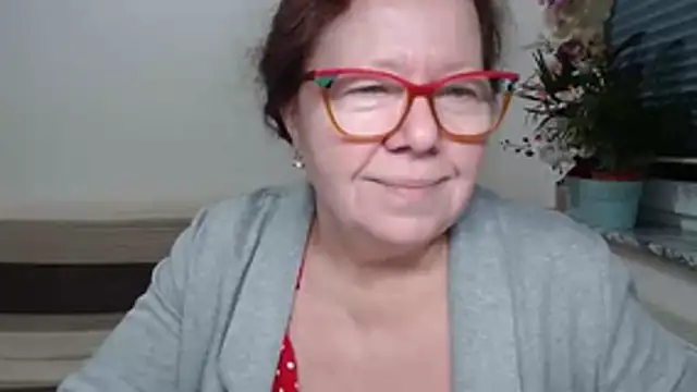 Adelewildx online show from February 13, 9:15 pm