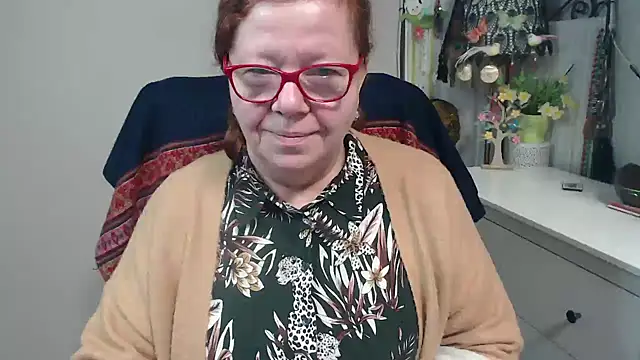 Adelewildx online show from November 17, 3:54 am