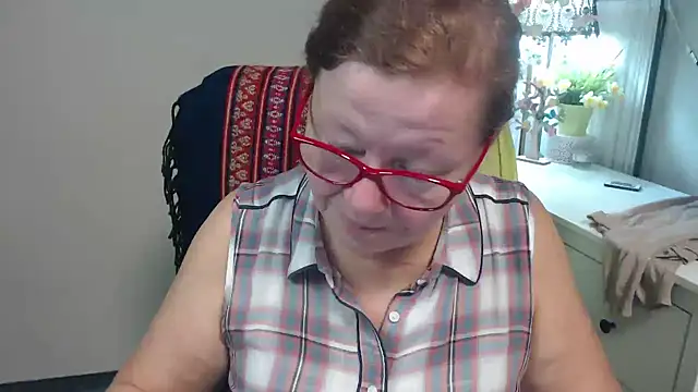 Adelewildx online show from October 14, 3:18 am