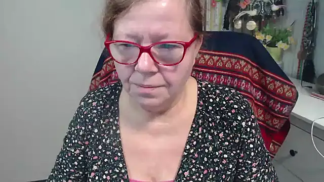 Adelewildx online show from November 11, 4:51 am