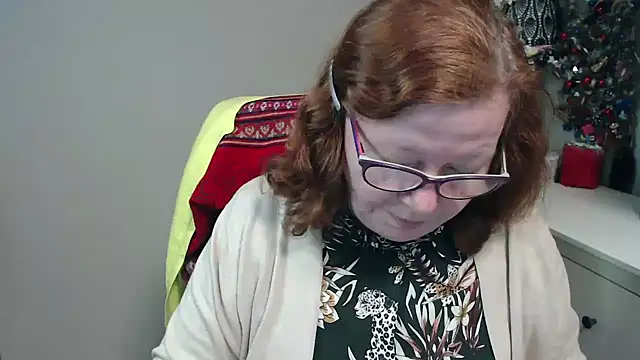 Adelewildx online show from December 15, 4:29 am