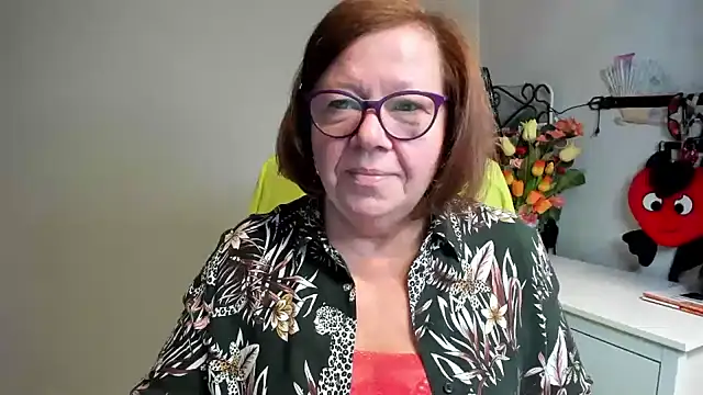 Adelewildx online show from June 17, 3:39 am