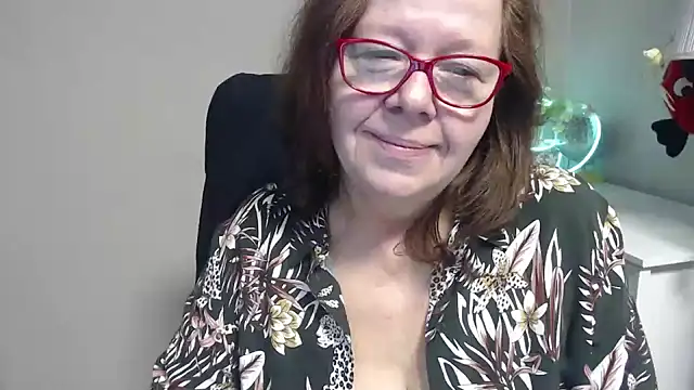 Adelewildx online show from March 11, 4:41 am