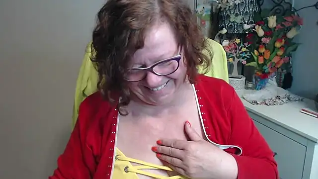 Snapshot of Adelewildx chatting on May 4, 2:59 am Adelewildx online show from May 4, 2:59 am