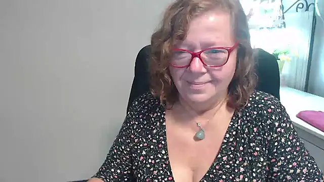 Adelewildx online show from September 11, 2:44 am