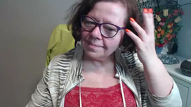 Adelewildx online show from April 14, 3:22 am