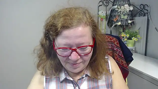 Adelewildx online show from October 30, 4:44 am