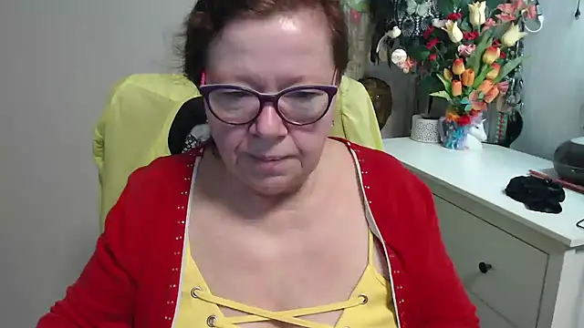 Adelewildx online show from February 17, 4:32 am