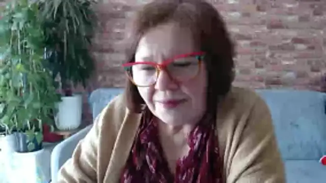 Adelewildx online show from April 18, 10:17 am