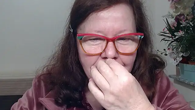 Adelewildx online show from February 7, 9:12 pm