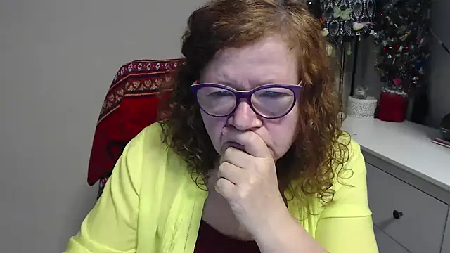 Adelewildx online show from December 18, 4:06 am