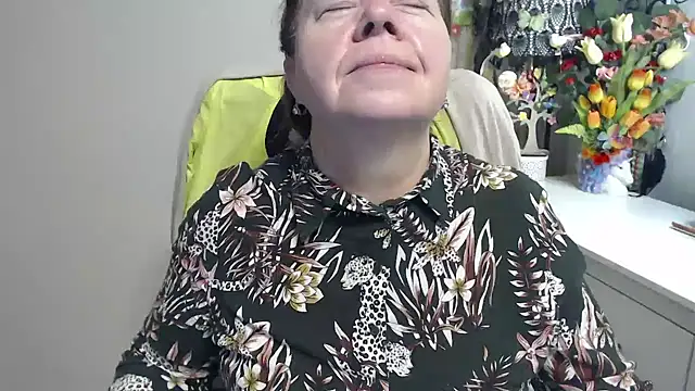 Adelewildx online show from March 17, 4:48 am