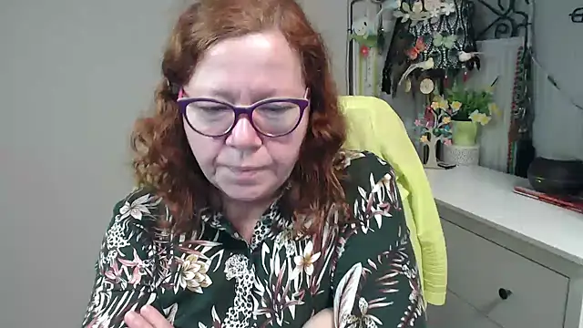 Adelewildx online show from December 3, 4:02 am