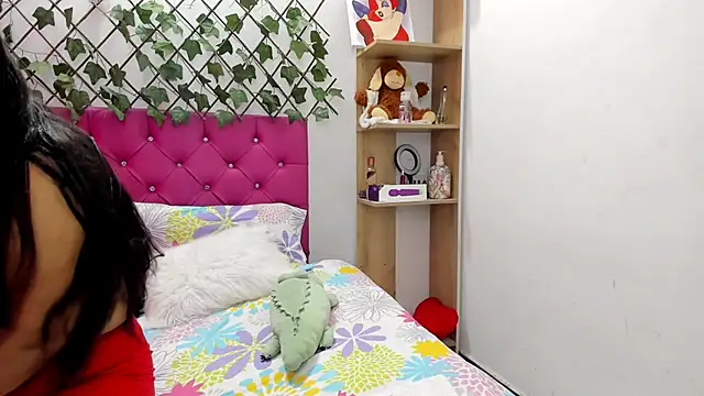 BellaBellosinia online show from February 7, 3:47 am