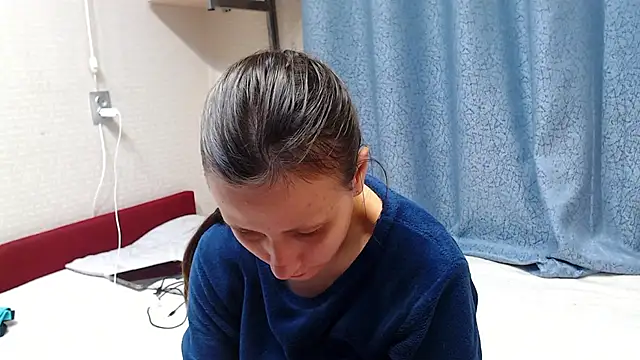 alisacucumber online show from October 26, 5:02 pm