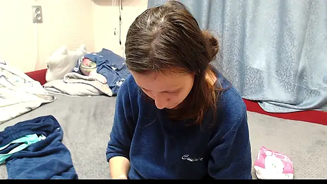 Snapshot of alisacucumber chatting on September 20, 6:46 pm alisacucumber online show from September 20, 6:46 pm